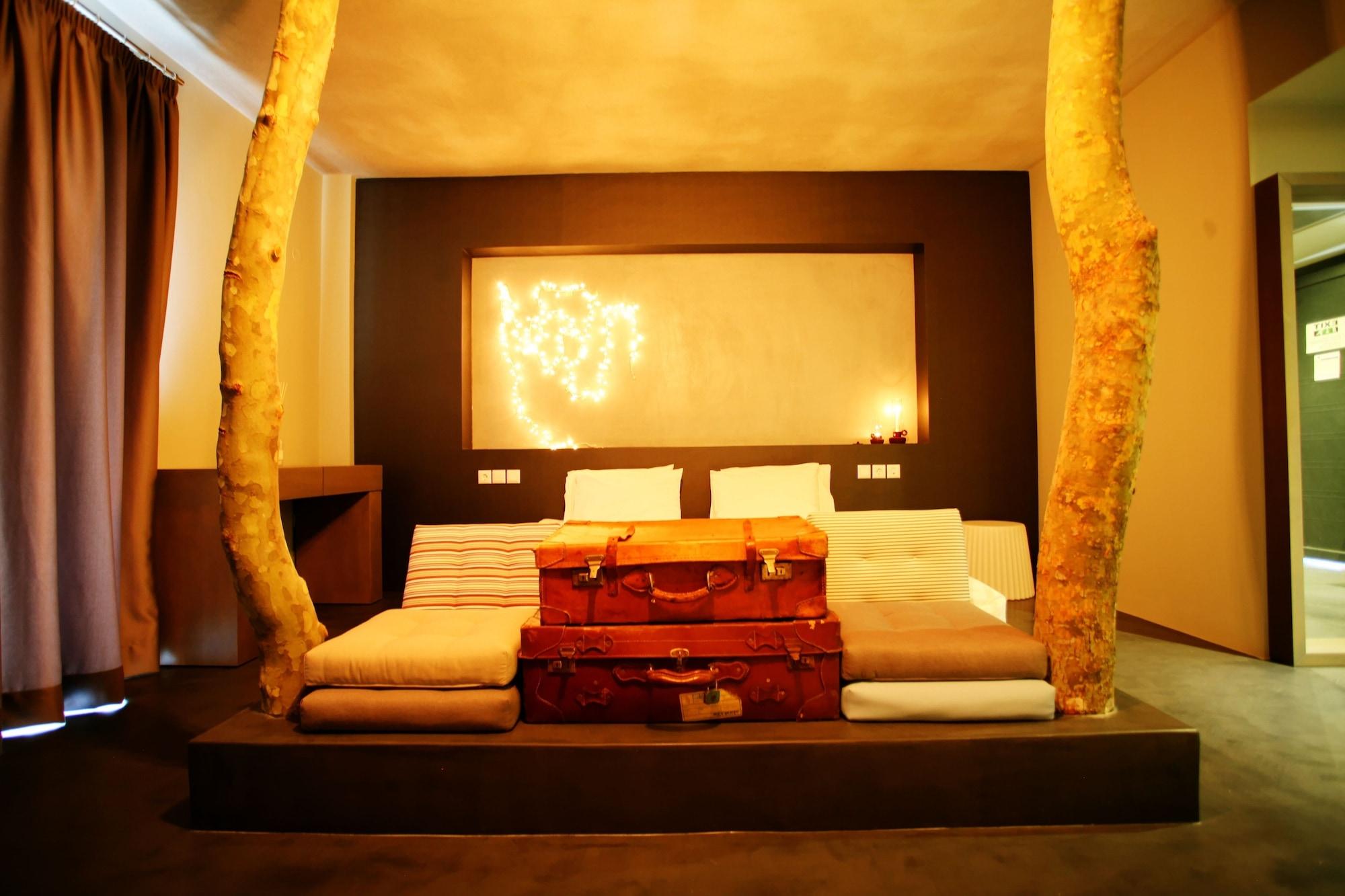 Oniropetra Boutique Hotel Karpenísion Exteriör bild
